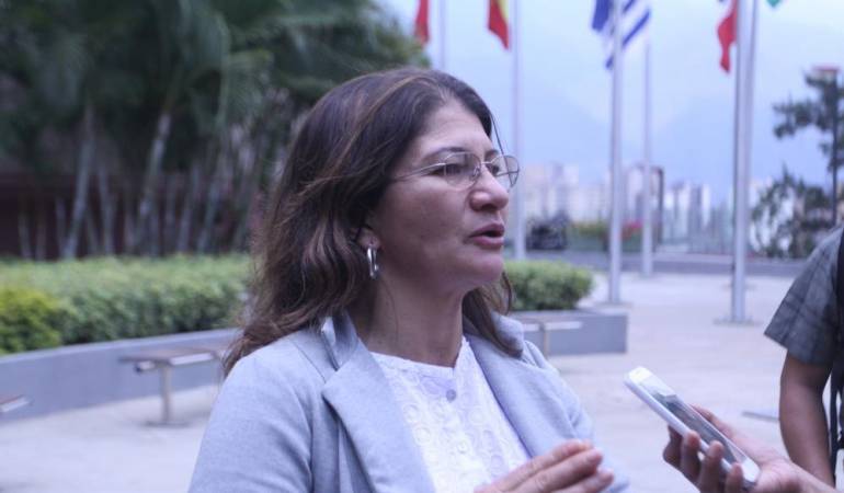 Sandra Ramírez - Senadora por el partido político de las Farc. 