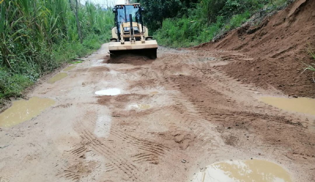 Trabajos en vías del Tolima afectados por la ola invernal