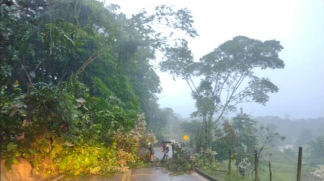 Autoridades viales recomendaron tener precaución a la hora de transitar por el sector que corresponde al tramo Puerto Umbría – Villagarzón. Foto Conexiónputumayo.com