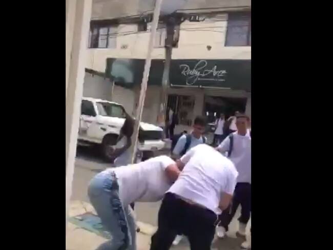 Por pelea de estudiantes se hace un llamado a la tolerancia