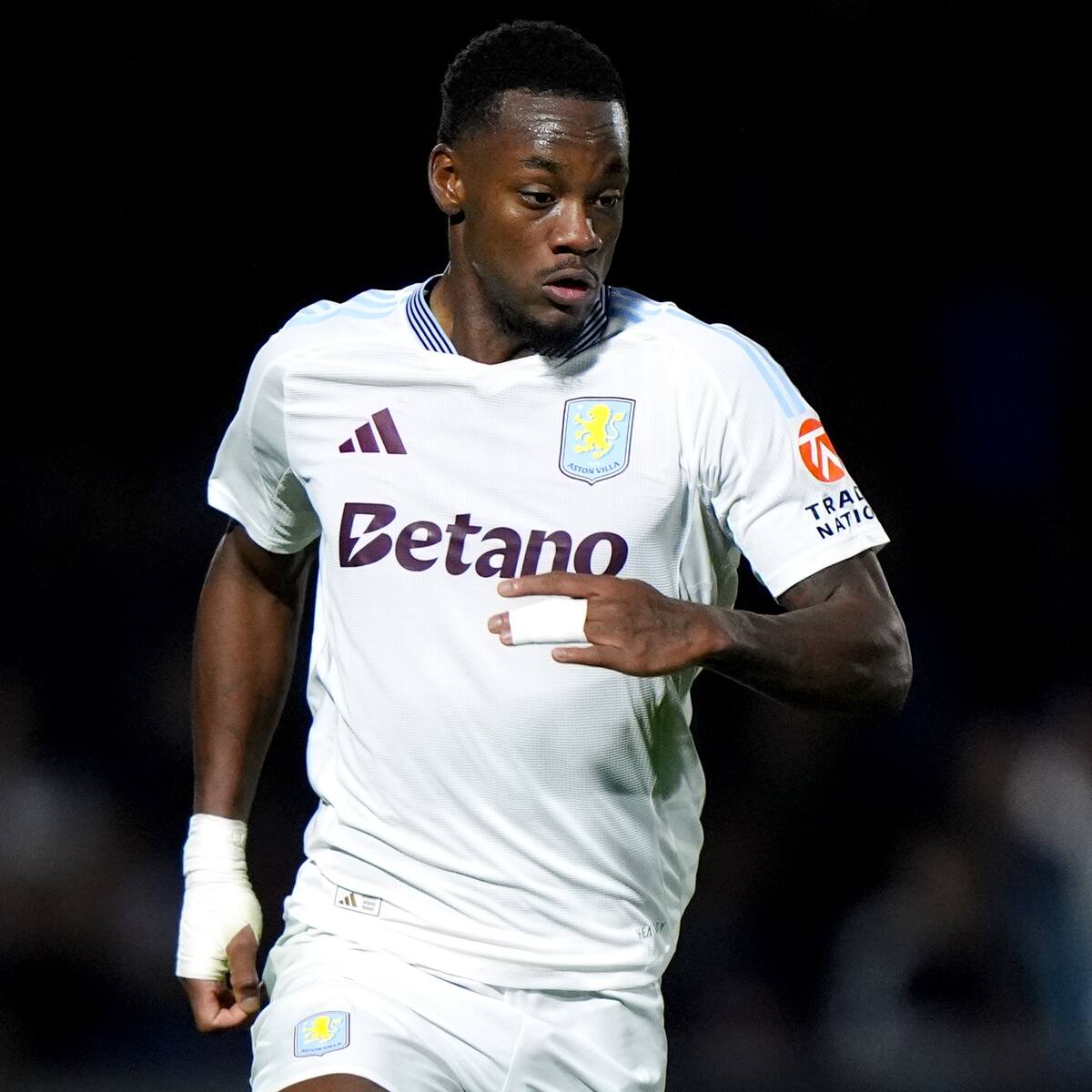 VIDEO: Jhon Durán sigue en racha y vuelve a marcar gol para Aston Villa