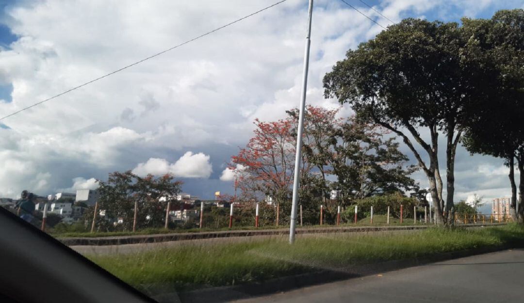 Días de cielo parcialmente nublado, despejado, lluvias en Armenia