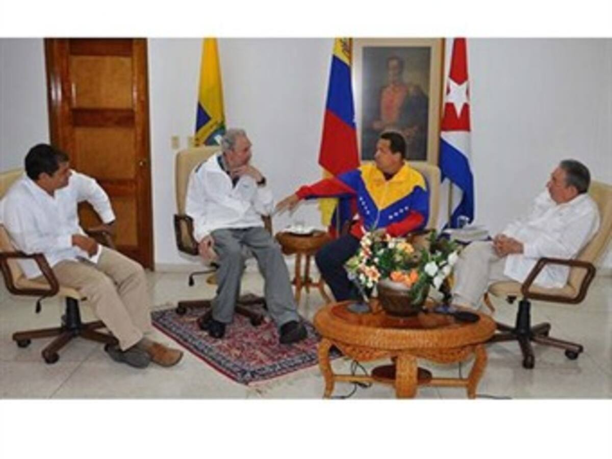 Chávez se reunió en Cuba con los Castro y Rafael Correa
