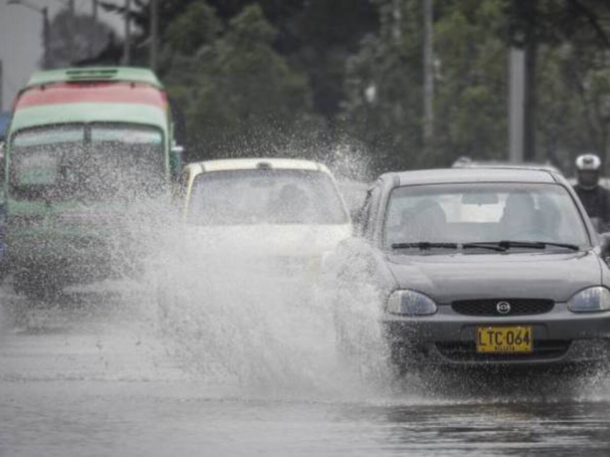 Onda tropical en la región Caribe causa lluvias y fuertes vientos
