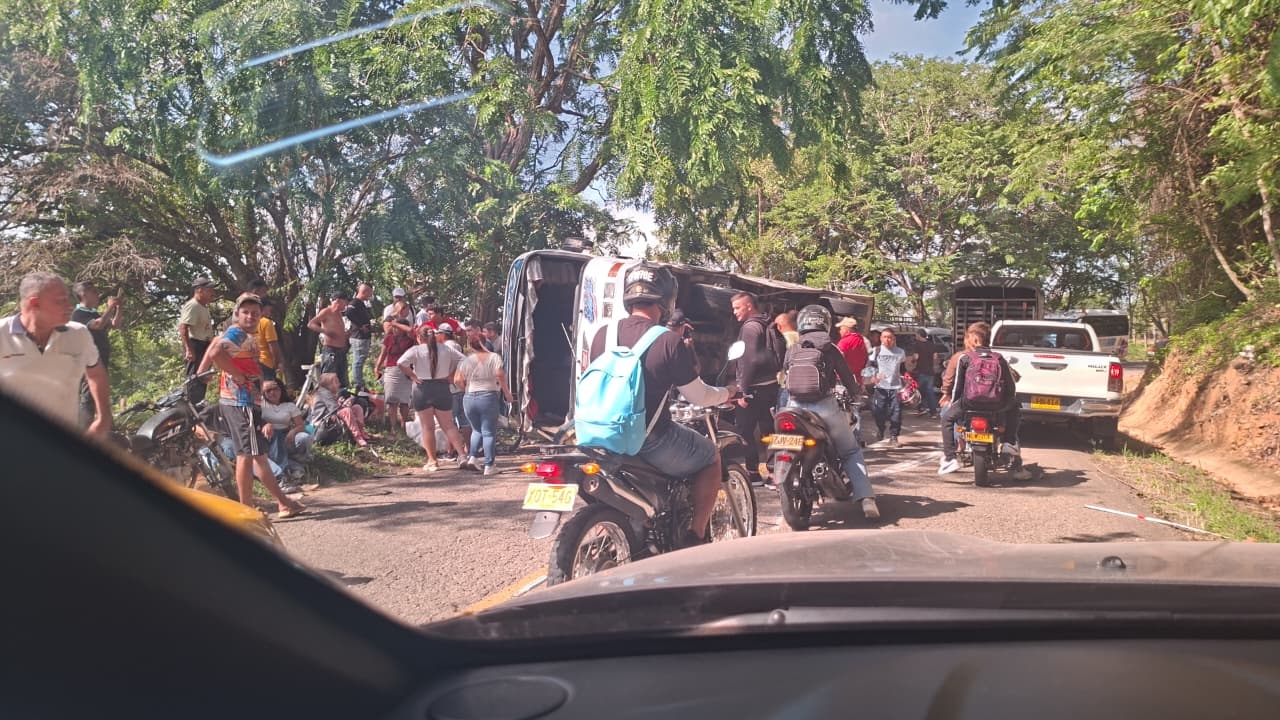 Una mujer muerta y varios heridos deja accidente de tránsito en la vía Cúcuta–Puerto Santander. / Foto: Cortesía comunidad.