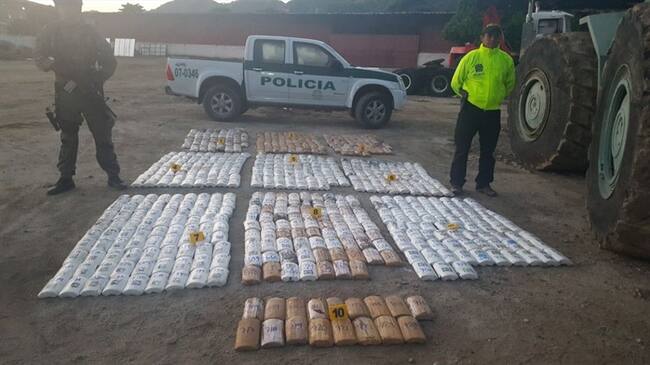Policía decomisa 413 kilos de cocaína en parqueadero de Santa Marta. Foto: Policía Antinarcóticos