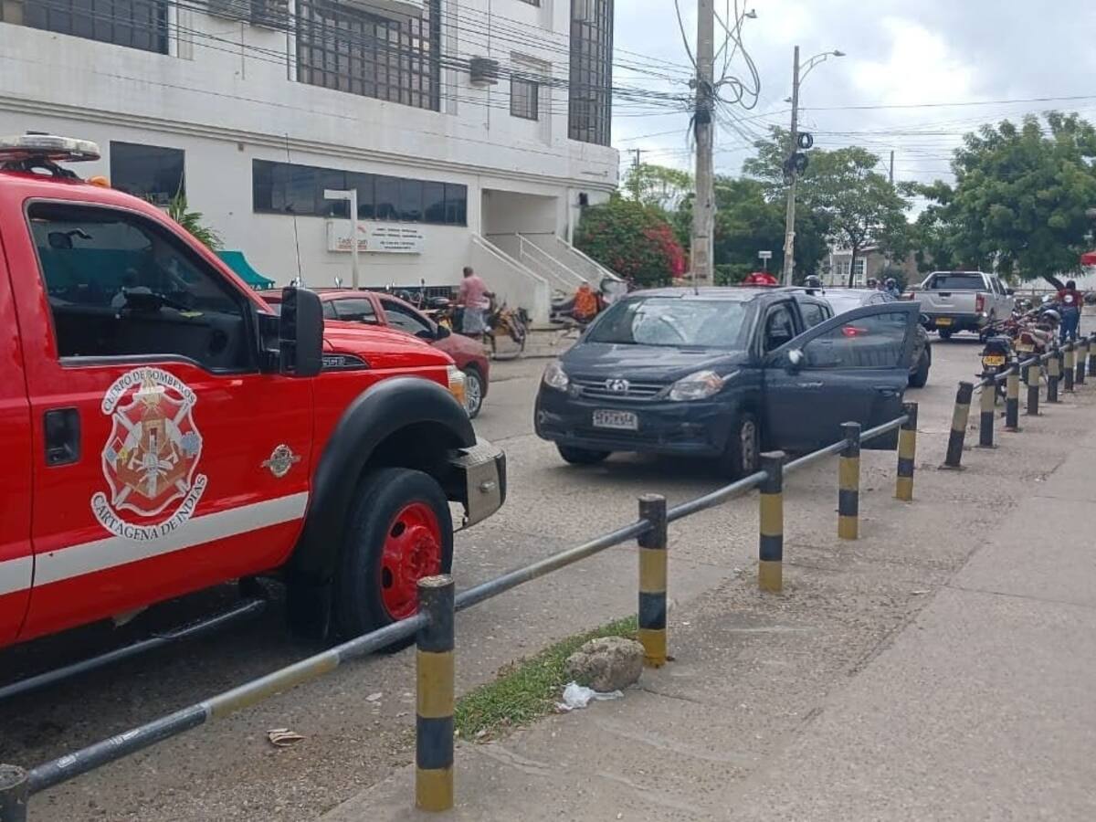 Cuerpo de Bomberos de Cartagena atendió estallido en centro médico