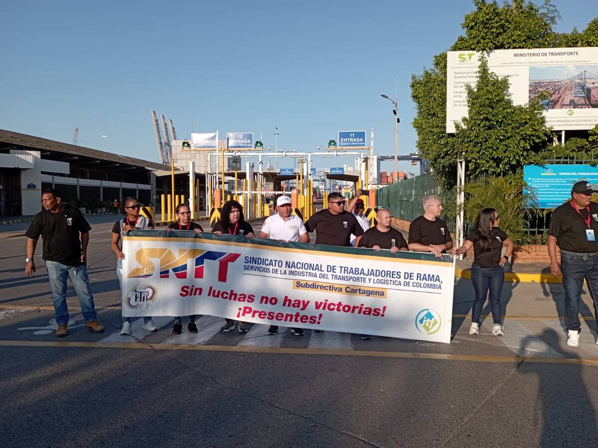 Trabajadores bloquean entrada a Sociedad Portuaria de Cartagena