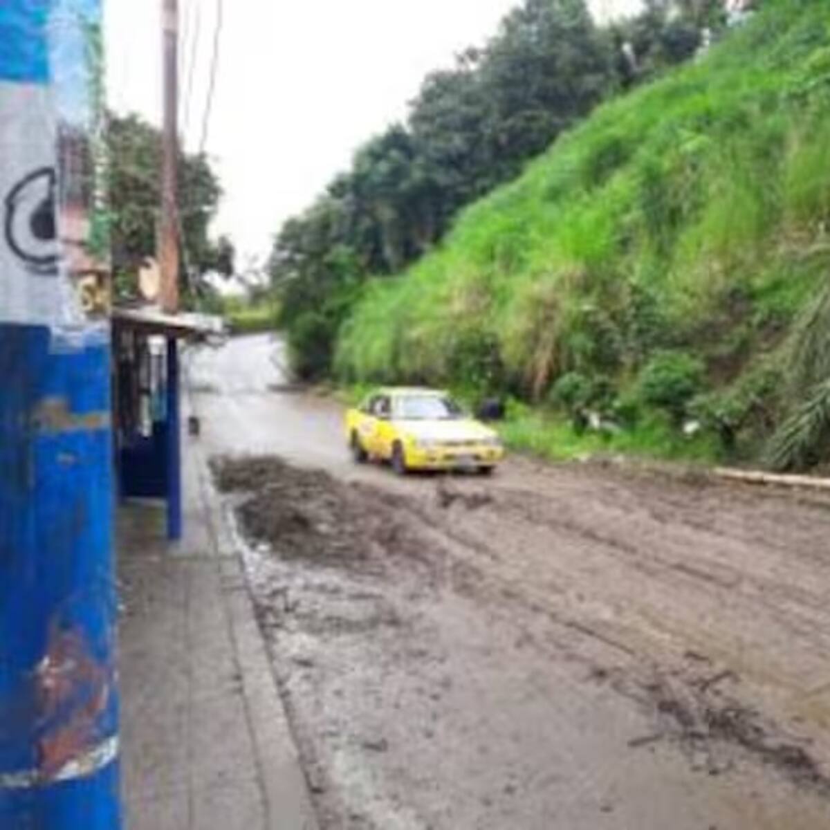 Alerta para 22 familias en el barrio Bolívar Norte en Armenia por riesgo de derrumbe