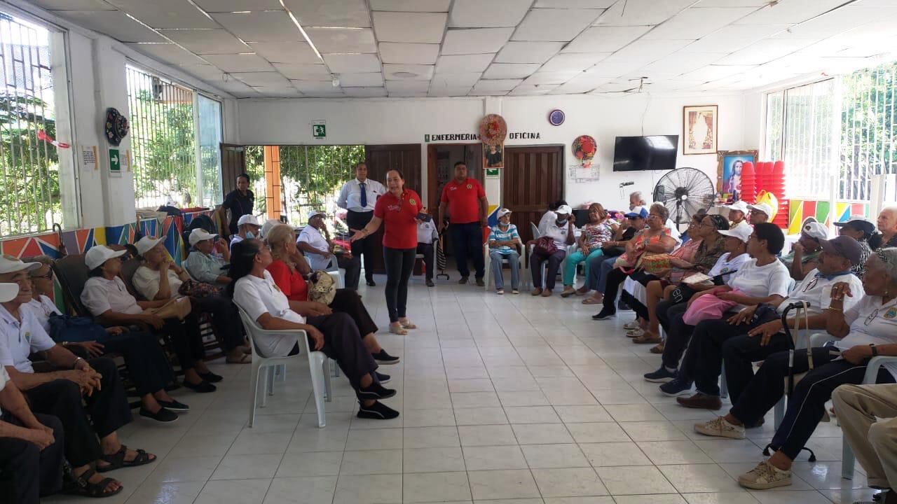 30 Centros de Vida abren sus puertas a más de 4 mil personas mayores