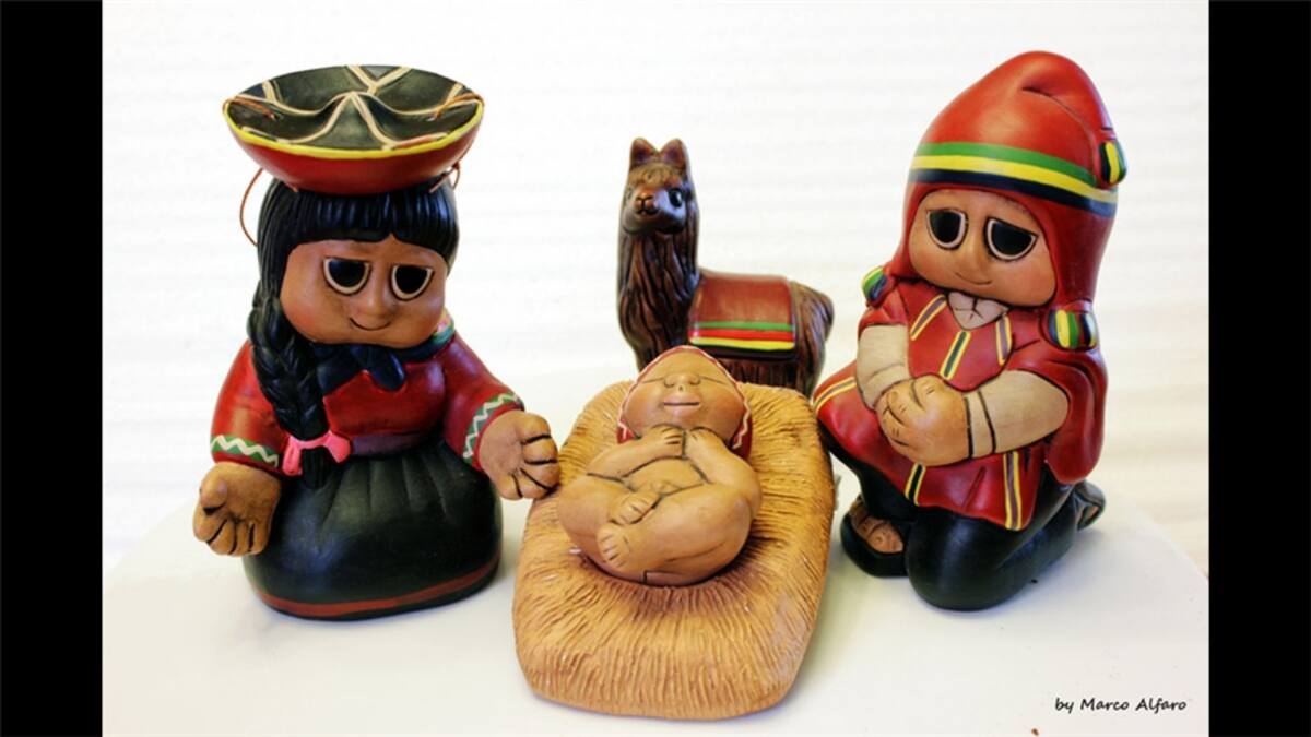 De vuelta al Parque Iberoamericano en Santo Domingo.  Pedro Echavarría nos dice: "Aquí podemos apreciar un hermoso árbol dentro del parque, decorado con luces led".