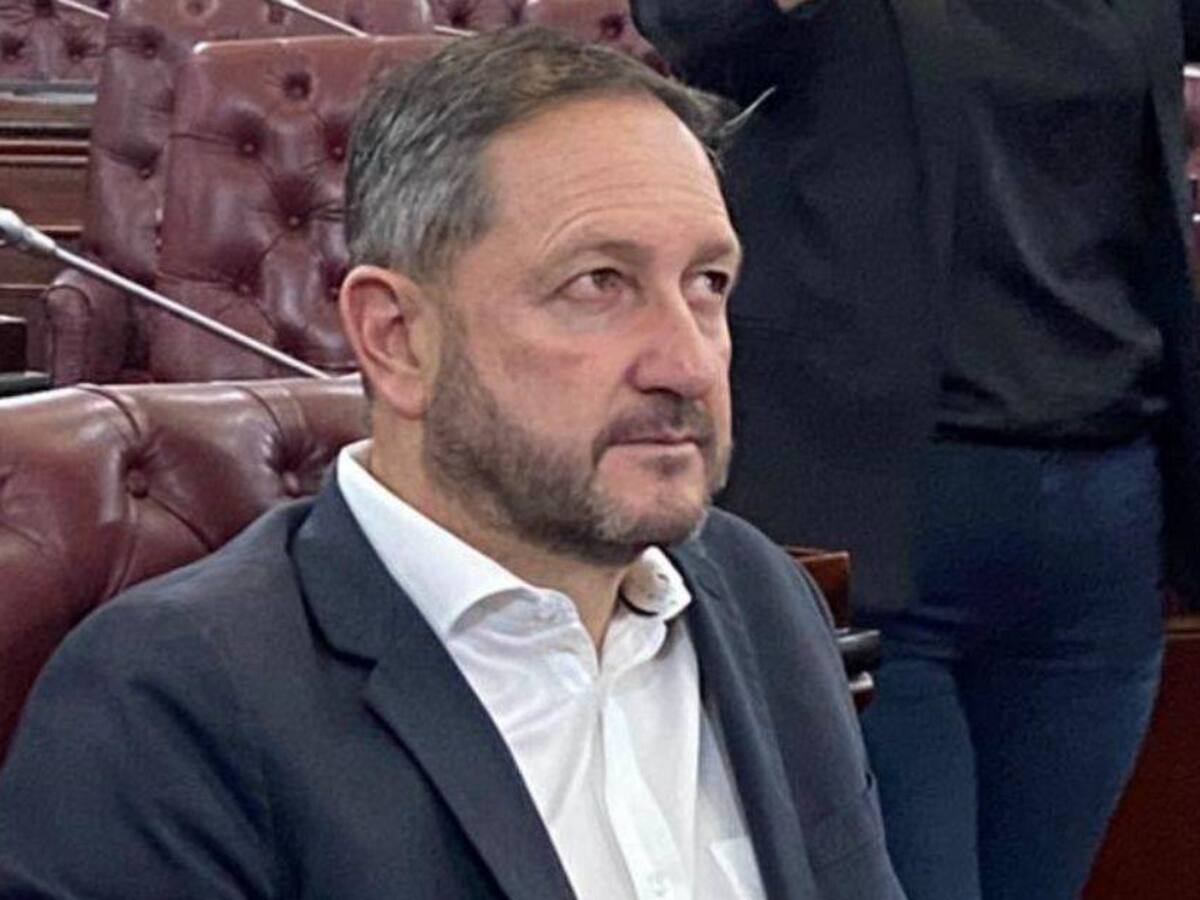 Denuncian al representante Pedro Suárez por presunta corrupción