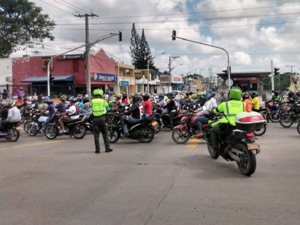 Mototaxistas adelantan protesta en Barranquilla