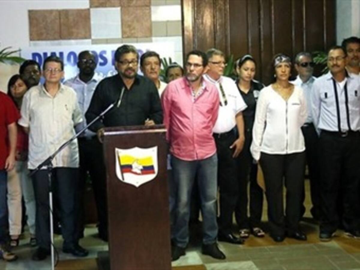No es sensato seguir matándonos: Delegación de paz de las Farc