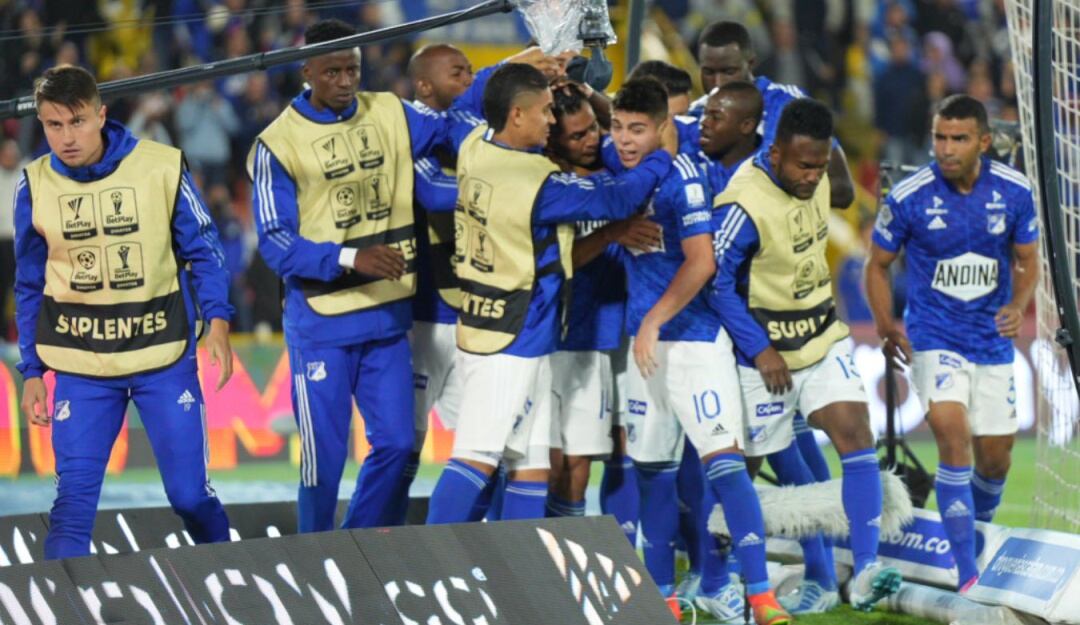 Daniel Ruiz asistió a Mackalister Silva en el primer gol y convirtió un golazo en el segundo.