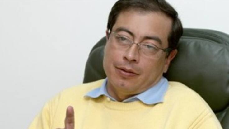 Petro denuncia compra y venta masiva de acciones en la Empresa de Energía de Bogotá