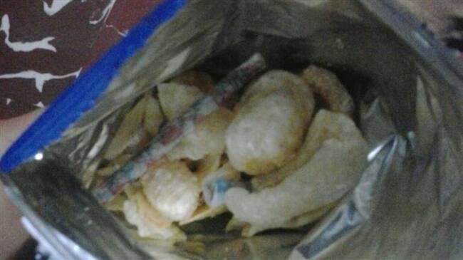 Mujer asegura que encontró marihuana en un paquete de papas. Foto: Karina Idrobo (Autorizó publicarlas en La W Radio)