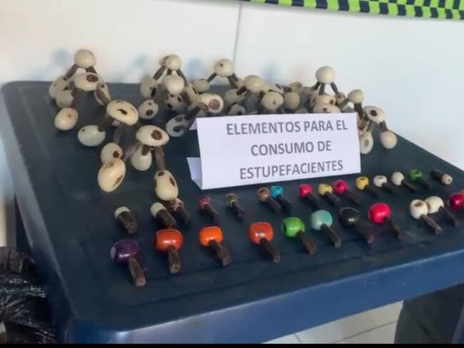Los elementos anteriormente incautados son utilizados para el consumo se sustancias psicoactivas y pretendían ser comercializados en ciudades como de Bogotá, Medellín y Cali.