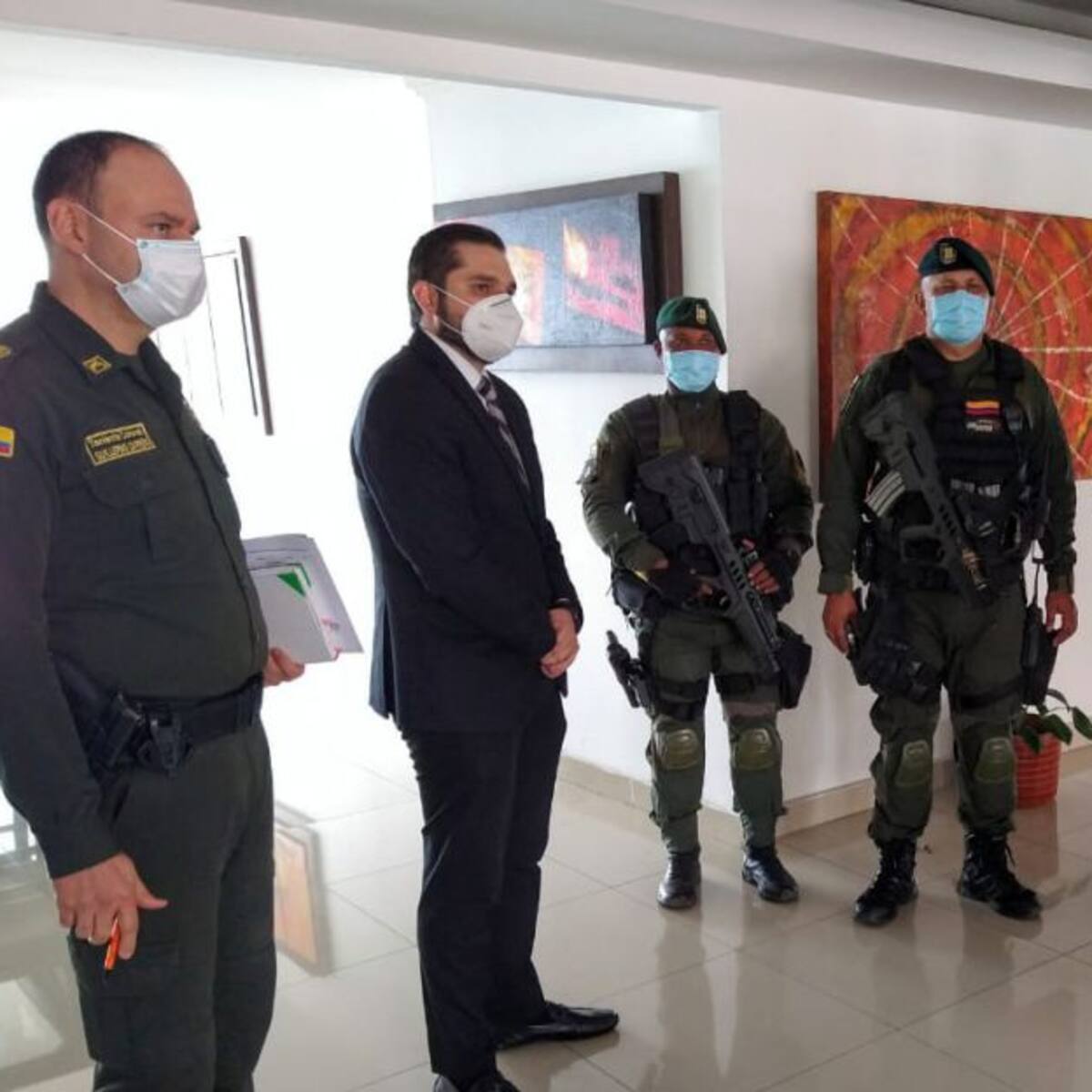 Con 122 policías y 22 vehículos custodian el plan de vacunación en Caldas