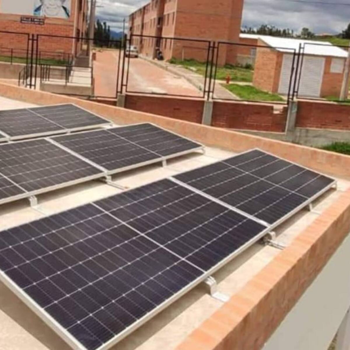 Tópaga inaugura su primera institución educativa con energía solar