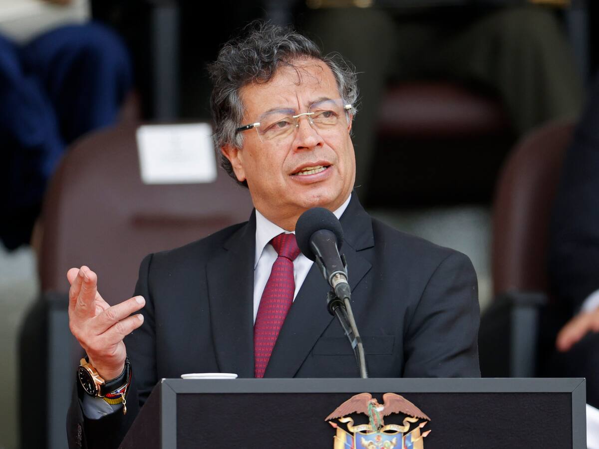 Investigan posible amenaza con misil al avión presidencial que transportaba a Gustavo Petro
