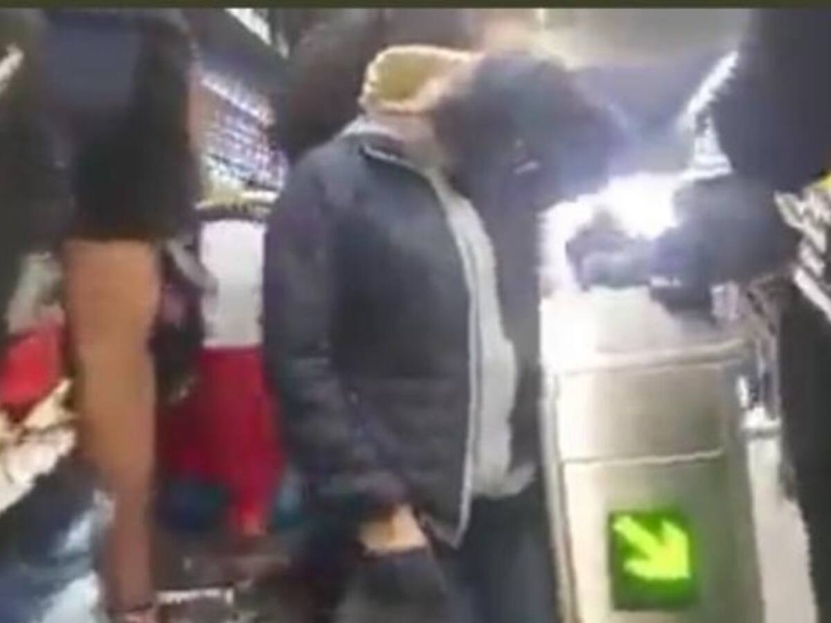 24 personas capturadas por invitar a usuarios a colarse en Transmilenio