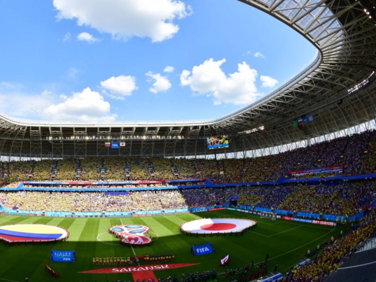 Avianca rechaza posición de uno de sus empleados de beber licor en estadio