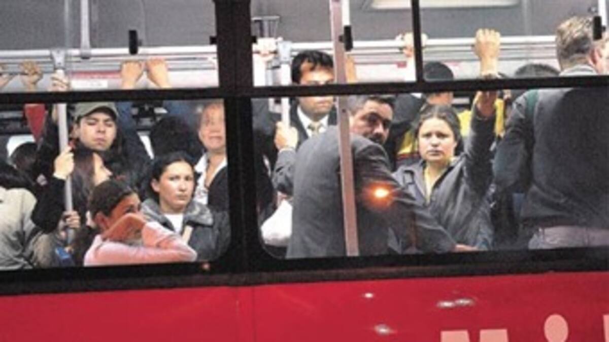 La Policía captura en promedio dos personas diarias en Transmilenio