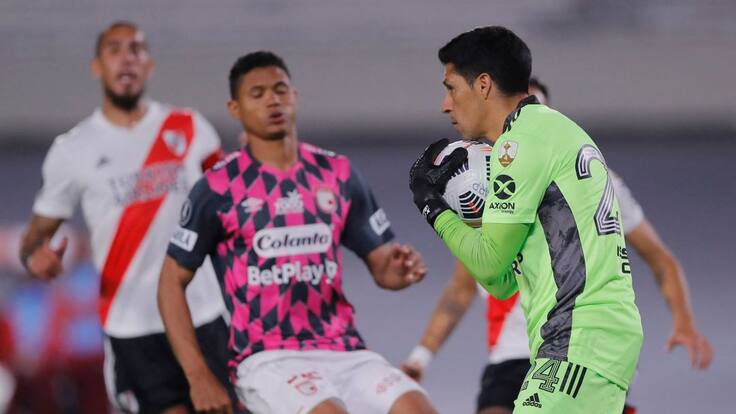 Debate: "Fue vergonzoso lo que pasó con Santa Fe y River"