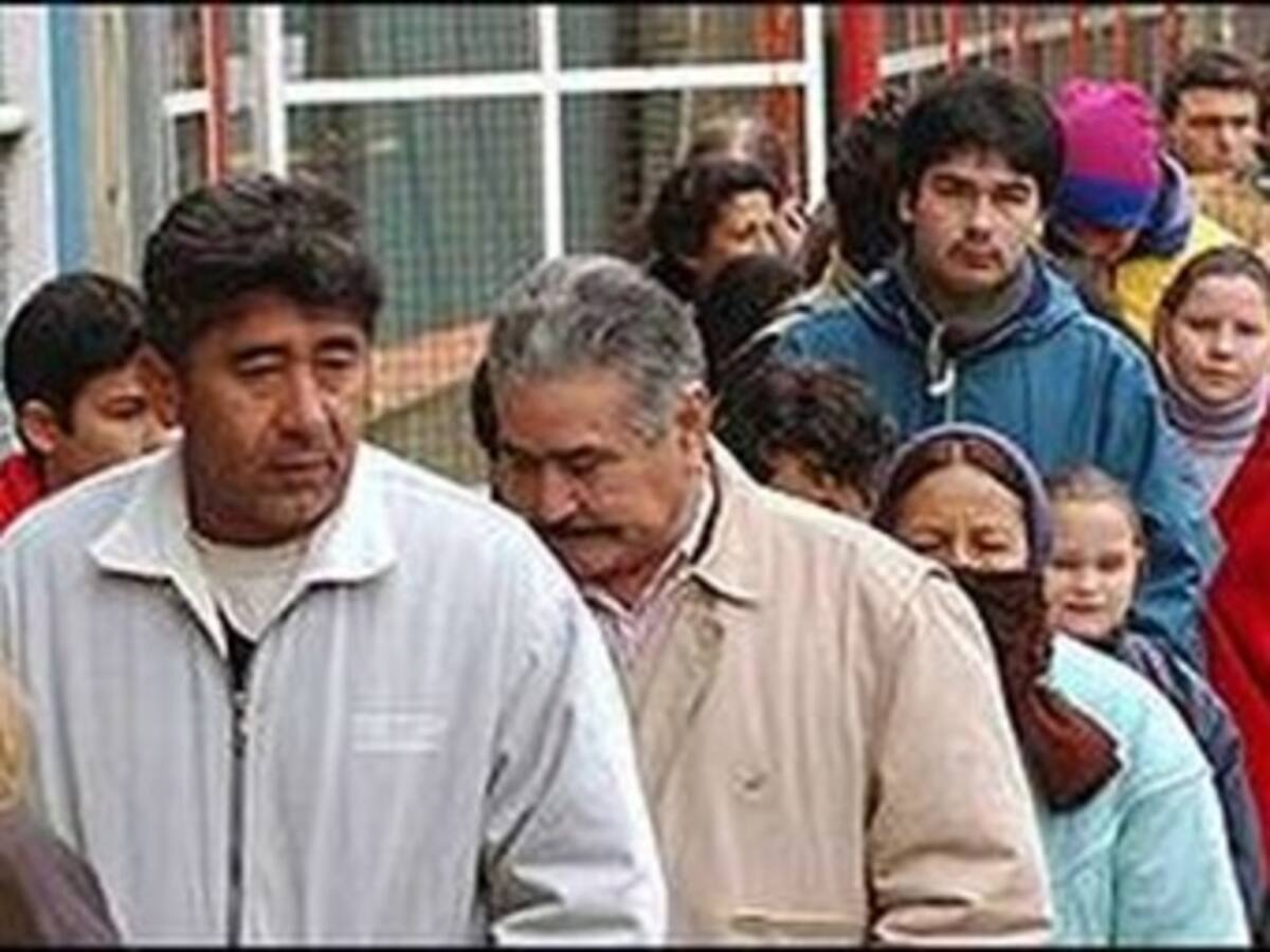 La crisis en España empuja a muchos inmigrantes a regresar a sus países