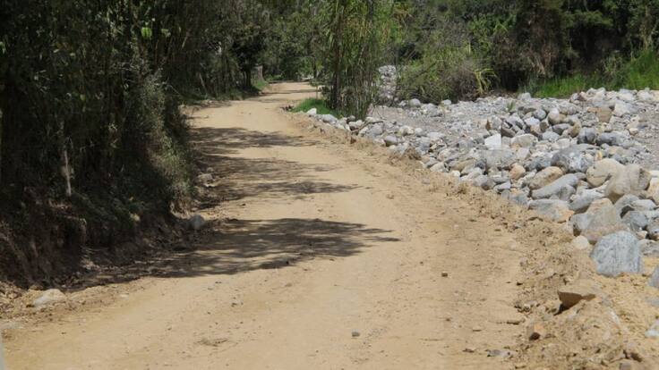 Gran plantón entre la vía La Playa - Matanza