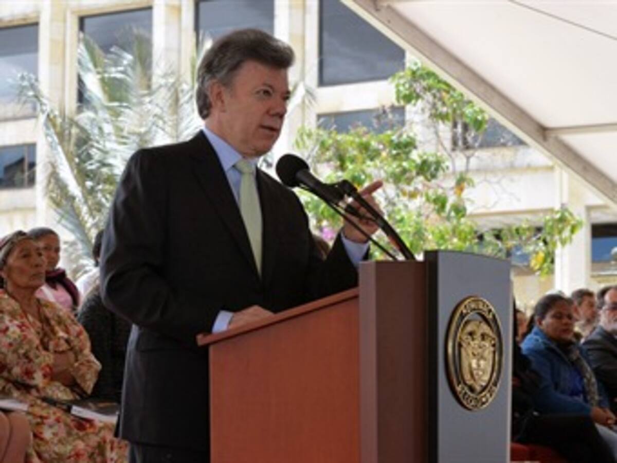 Presidente Santos aseguró que Colombia necesita más verdad para curar heridas de víctimas