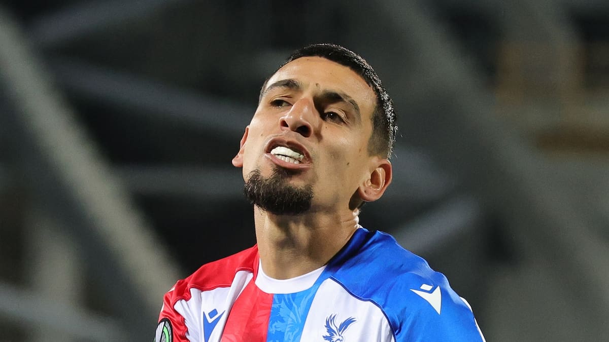 Asistencia de Daniel Muñoz en la clasificación del Crystal Palace a semifinales de Conference League