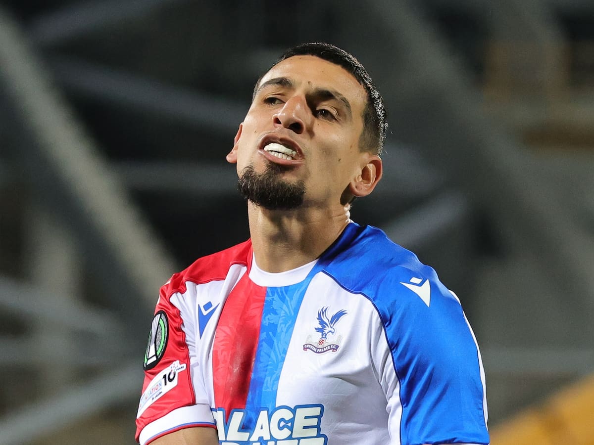 Asistencia de Daniel Muñoz en la clasificación del Crystal Palace a semifinales de Conference League
