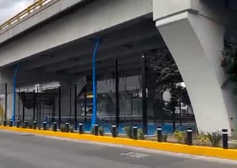 Zona bajo un puente vehicular / Imagen de referencia.