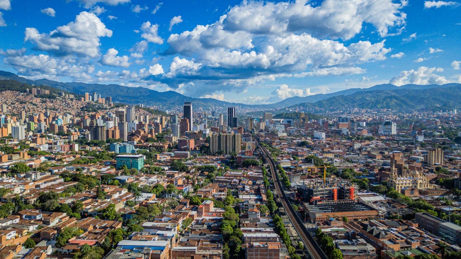 Deudores de impuestos en Medellín podrían acceder a descuento del 80 % en intereses 