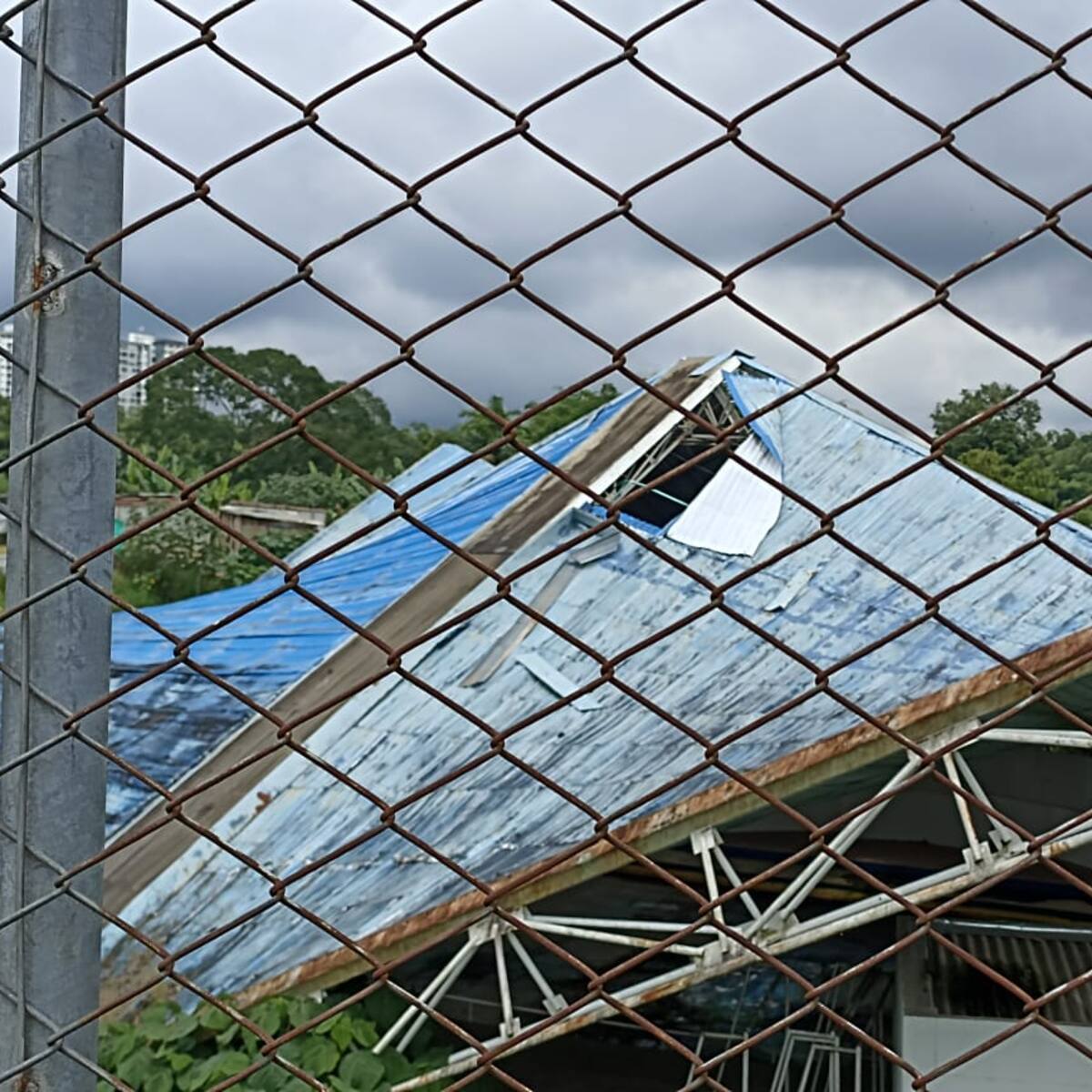 Denuncian invasiones ante el abandono del coliseo del barrio La Patria de Armenia