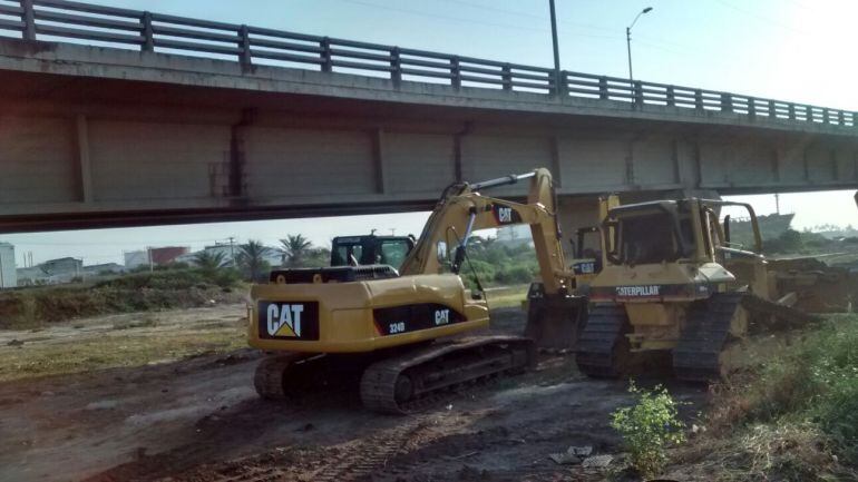 A "media marcha" adelantan las obras del nuevo puente Pumarejo por falta de recursos.