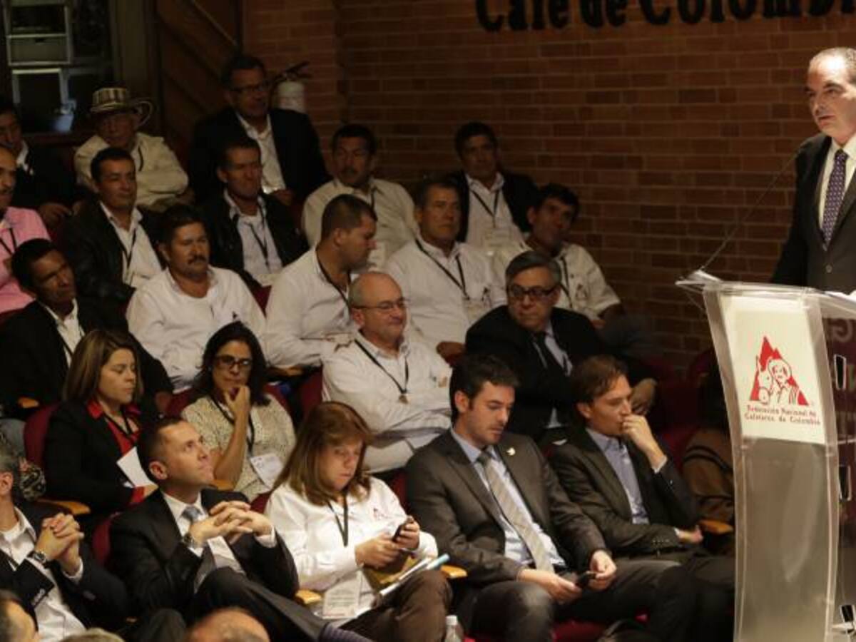 El Ministerio de Agricultura anunció 2 mil viviendas para los cafeteros del país
