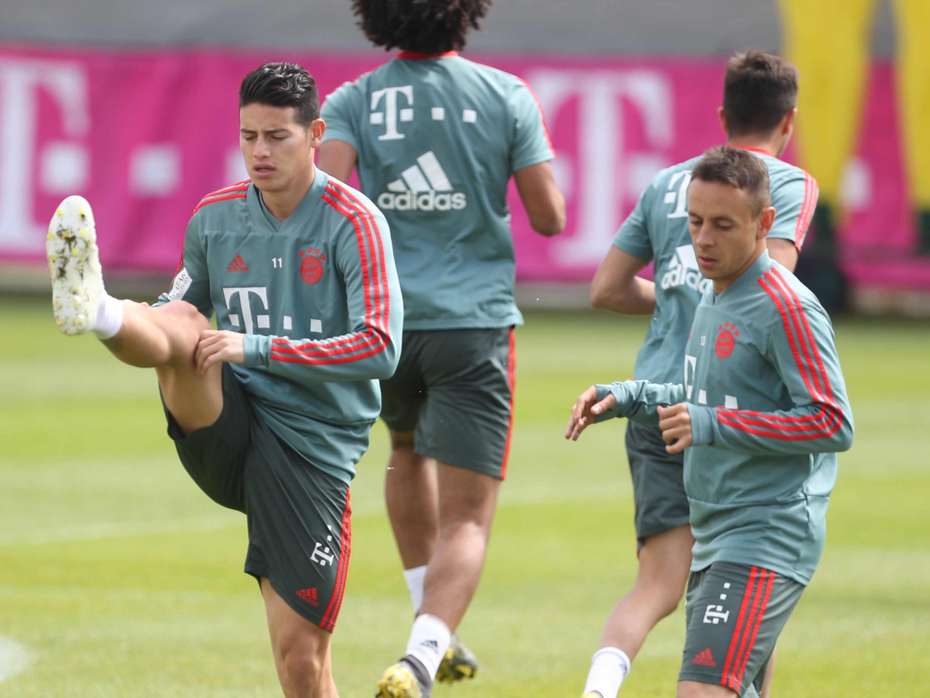 James Rodriguez y Rafinha en el Bayern (Photo . Beier/FC Bayern via Getty Images)