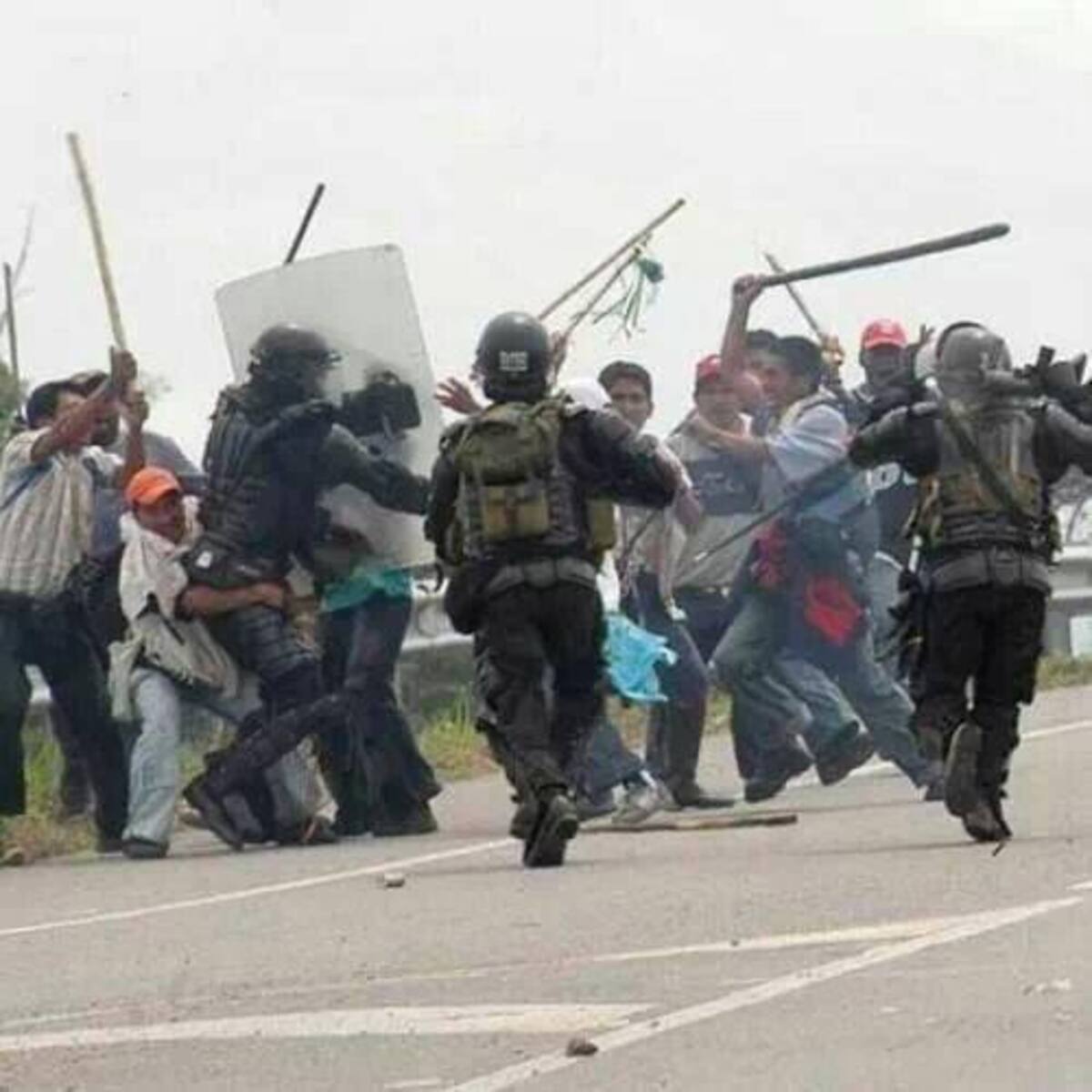 Riesgo de que se repita el Paro Agrario en Colombia porque el Gobierno no ha cumplido lo pactado en las antiguas mesas de diálogo entre campesinos y el Estado colombiano.
