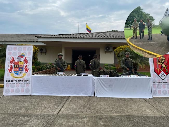 Sometimiento a la justicia de tres disidentes FARC en Putumayo. Cortesía: Fuerzas Militares.