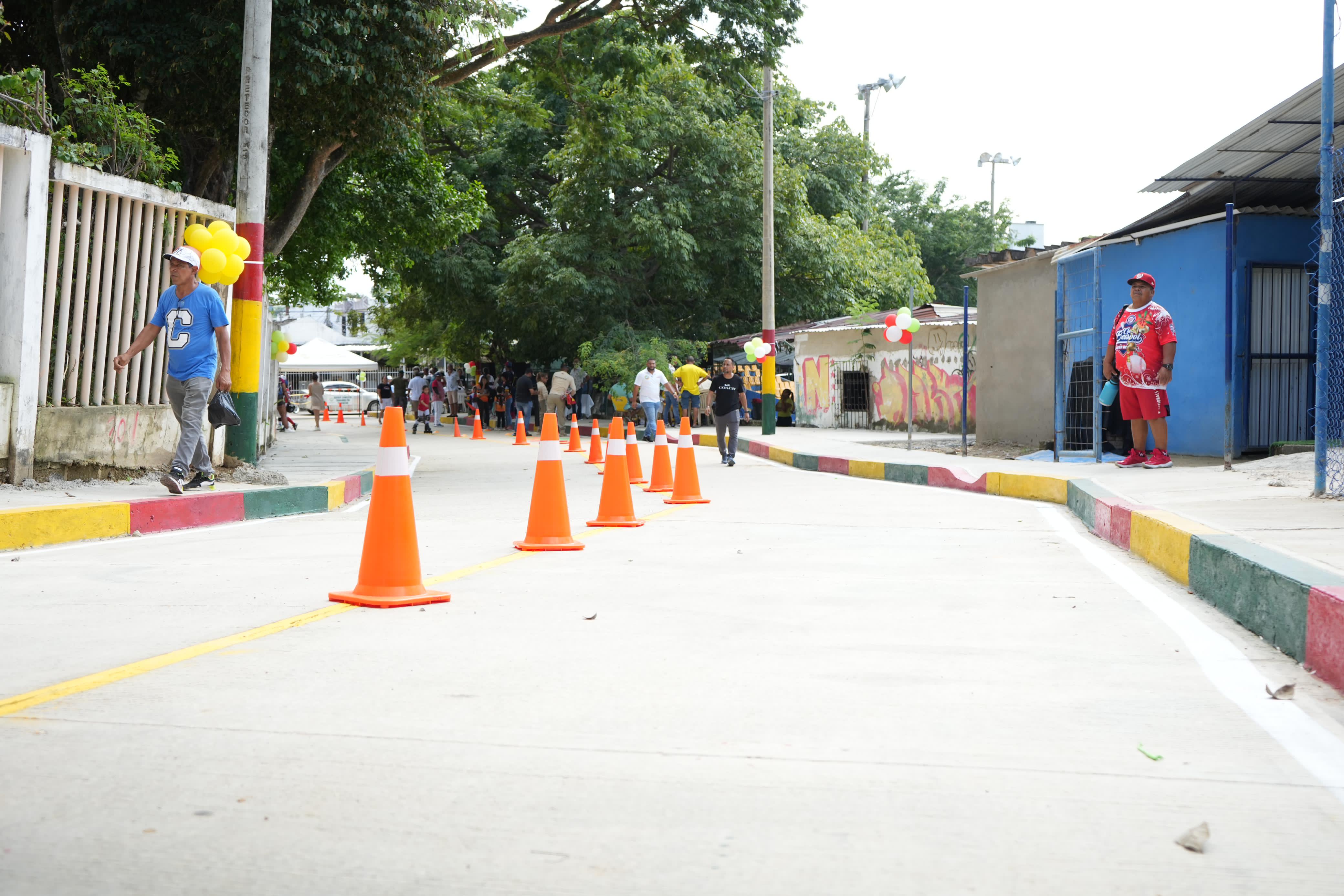 Nueva calle aledaña al tradicional estadio de softbol de Los Caracoles