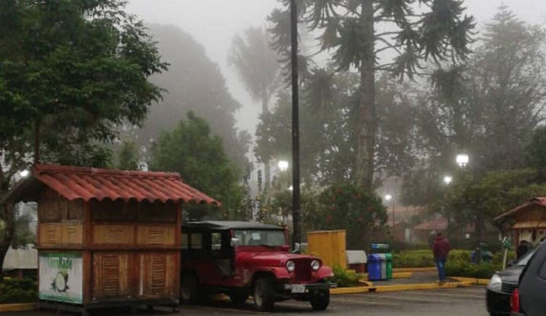 Parque principal de Filandia en estos días de lluvia