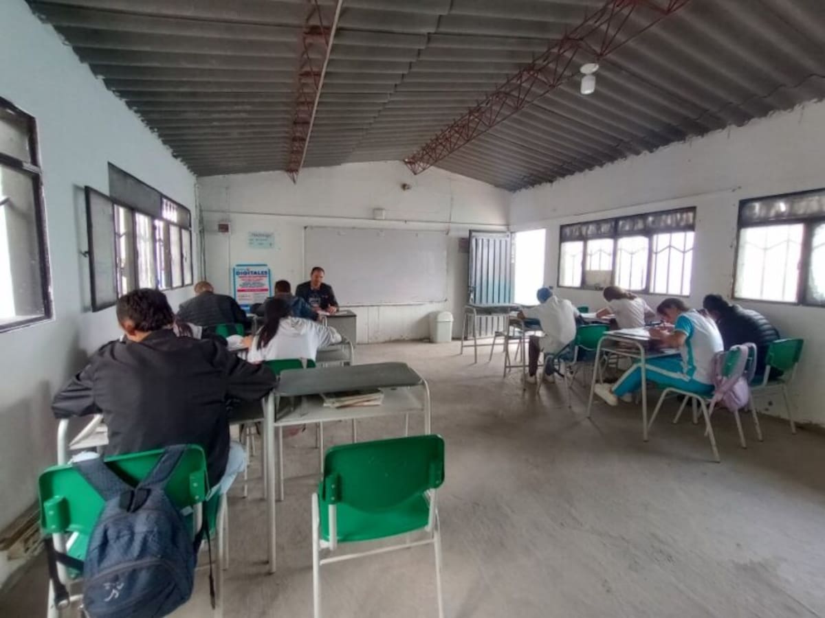 Combates entre grupos armados impactan la matrícula escolar en el Catatumbo