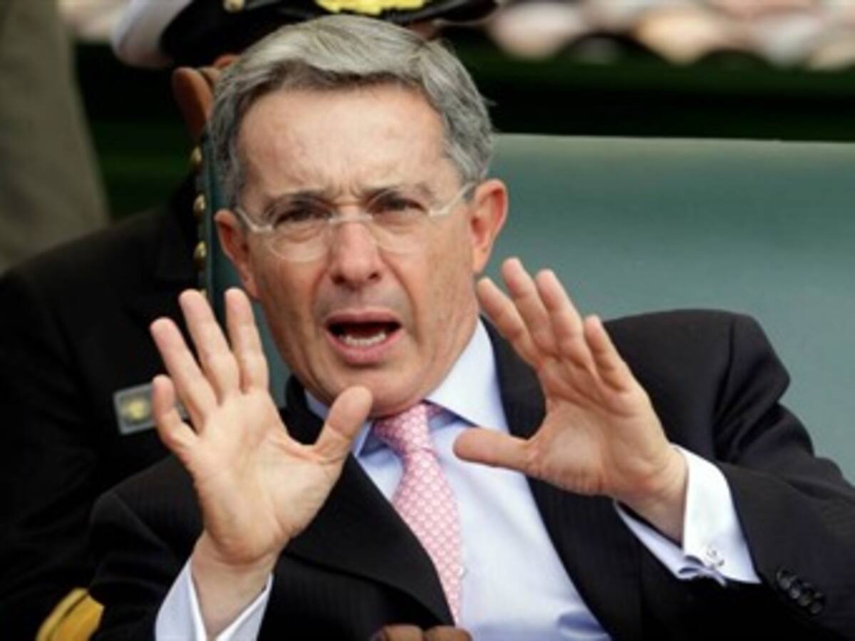 Uribe explicará al Congreso cómo actuó su Gobierno frente a La Haya