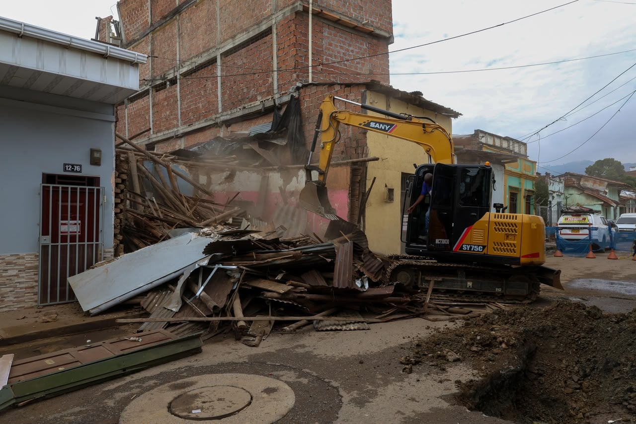 Así avanza la caída de la ‘olla’ del centro de Cali: cinco viviendas ya están siendo demolidas