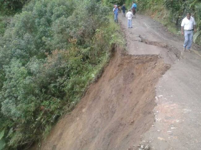 Lluvias causan emergencia en las vías rurales de Mistrató