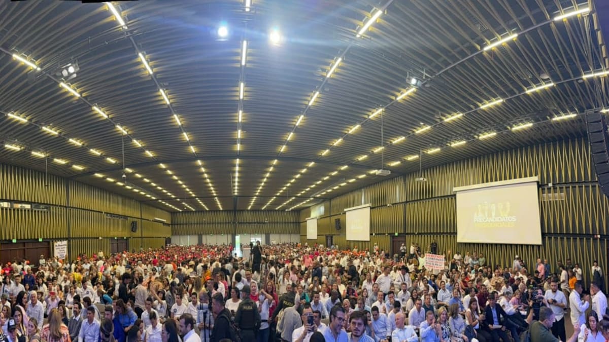El empleo no se genera por decreto: Álvaro Uribe en el foro de precandidatos del Centro Democrático