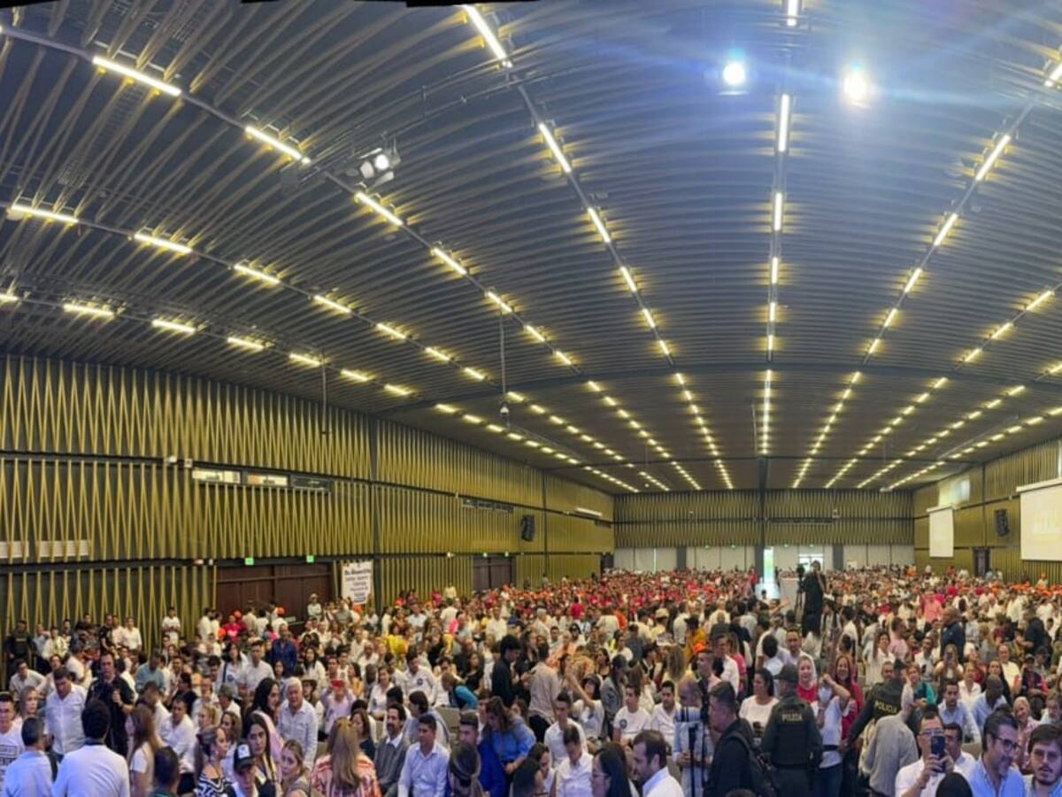 El empleo no se genera por decreto: Álvaro Uribe en el foro de precandidatos del Centro Democrático